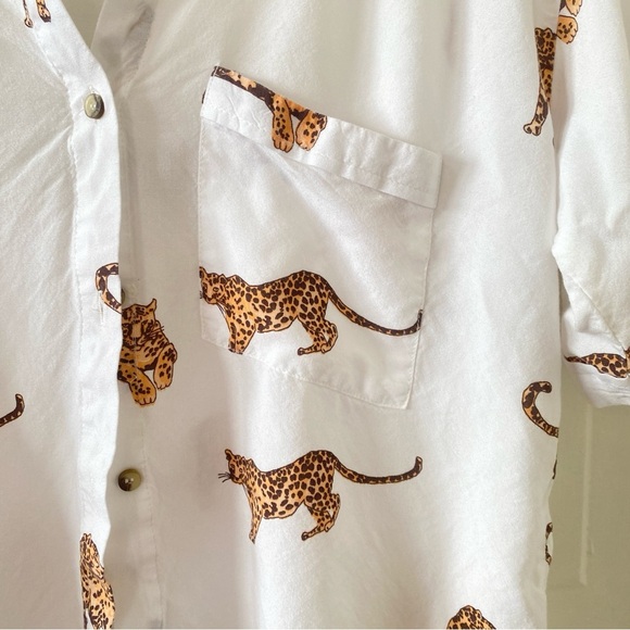 HINT OF BLUSH Leopard Print White Button Down Blouse Women's Size Medium - Picture 3 of 8